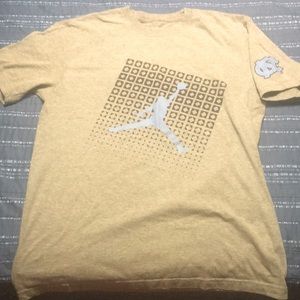 Medium Air Jordan UNC Chapel Hill t-shirt